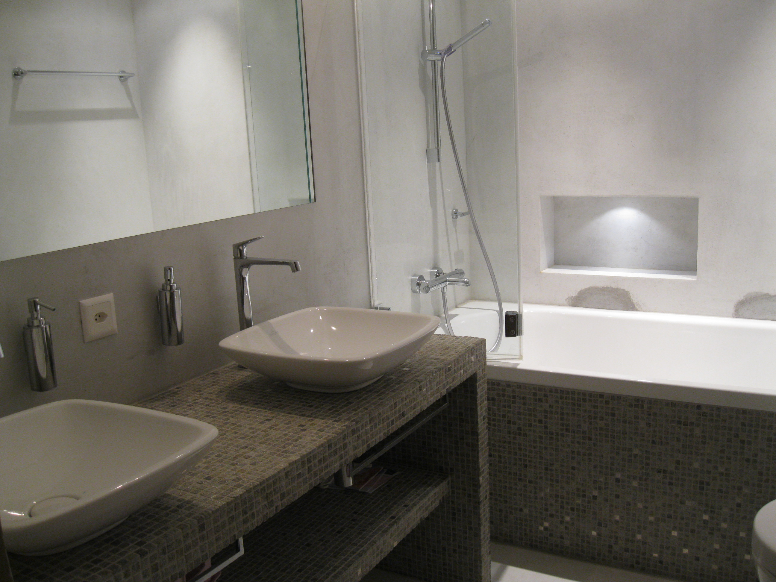 Salle de bain gris beton: salle de bain contemporaine grise ...
